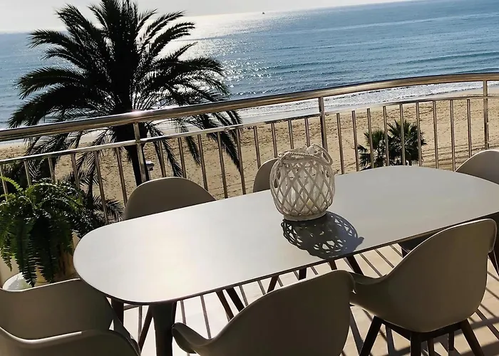 Front Line On The 公寓