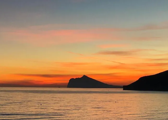 Apartment Front Line On The *